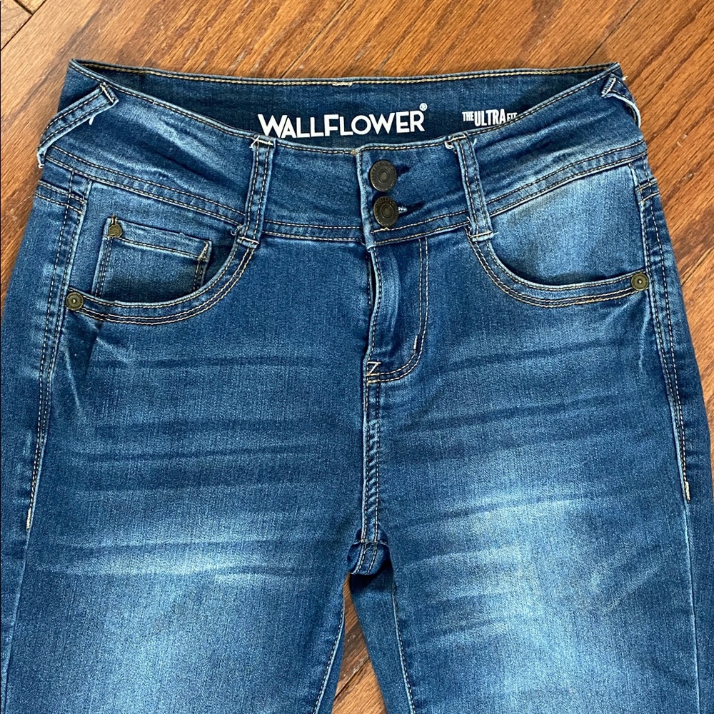 Wallflower The Ultra fit blue jeans - Size 5 Regular - juniors - Picture 3 of 13